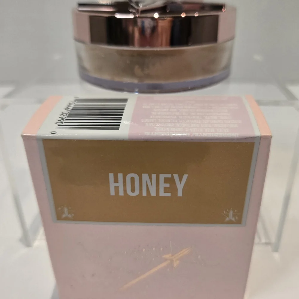 Jeffree Star Magic Star Luminous Setting Powder - Honey